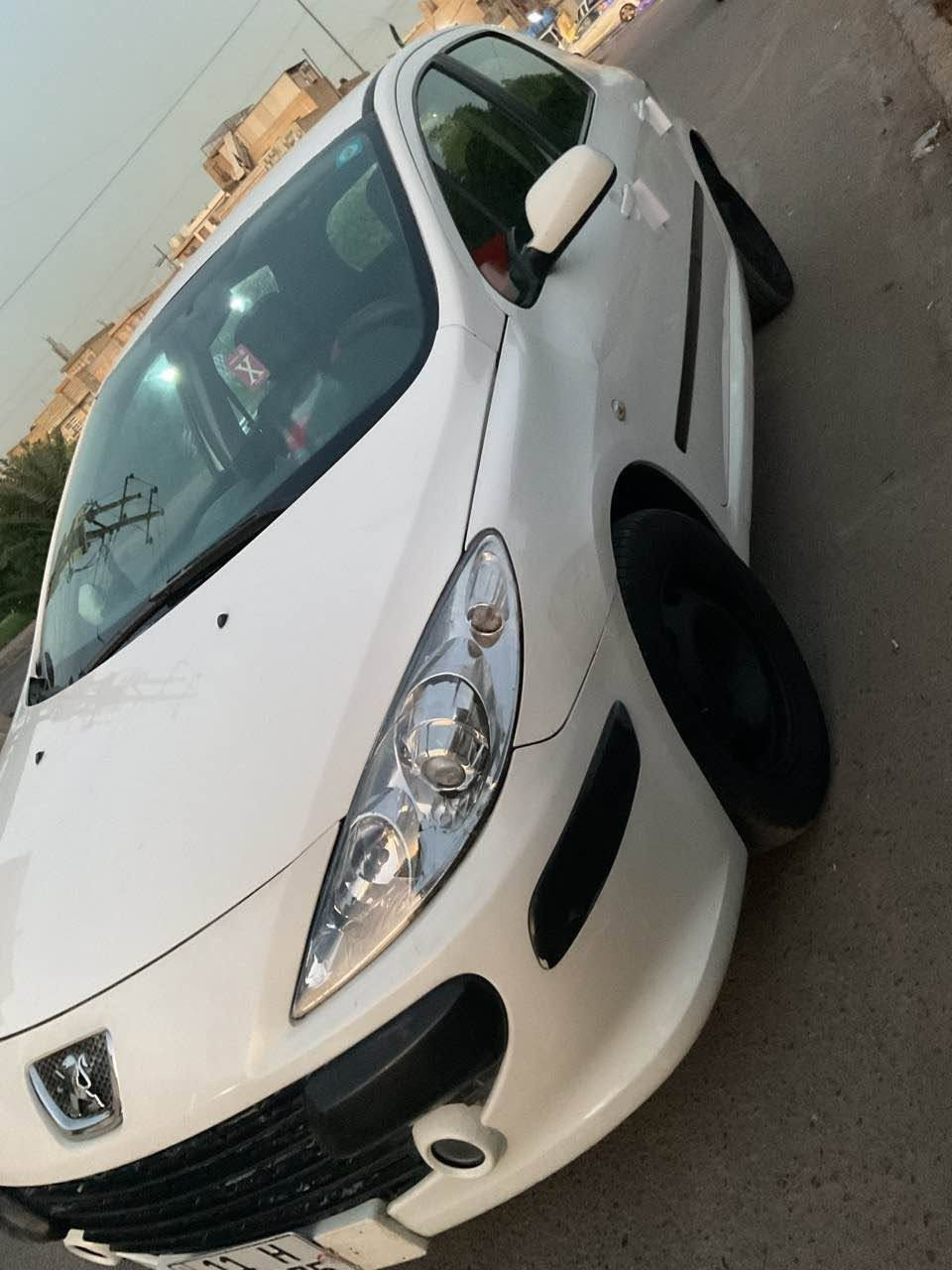السلام عليكم بيجو ٣٠٧ فرنسي موديل ٢٠٠٦ اوتماتيك رقم بغداد انكليزي هزة جديدة وسنوية جديدة بأسمي تحويل ثاني يوم السيارة مكفولة من الحادث والصبغ وگير ومحرك مكفولات تبريد شغال وجاهزة مابيها اي نقص رايدها ب ٥٨ واي استفسار الاتصال عالرقم *********** العنوان بغداد حي اور بغداد, العراق

