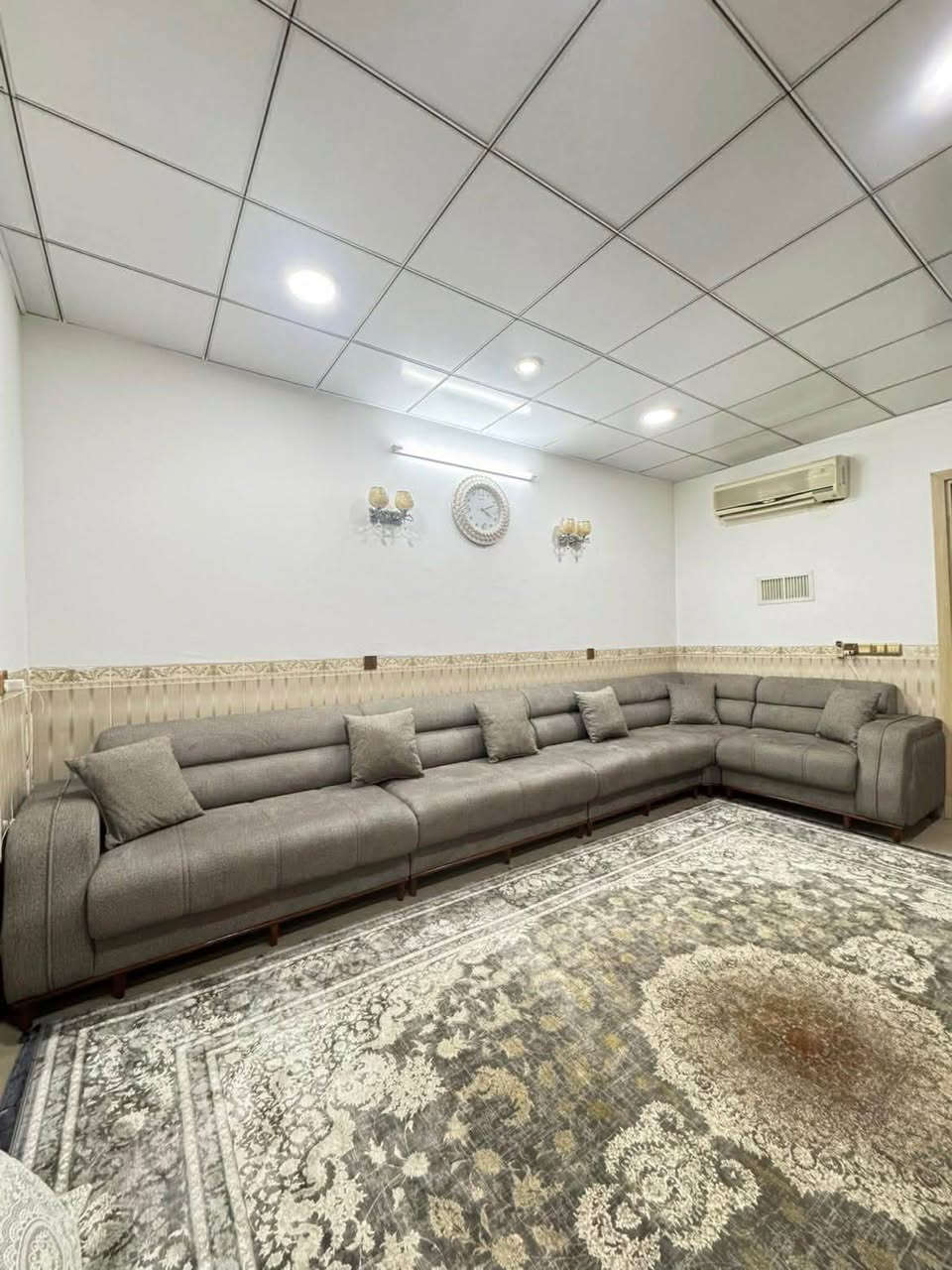 حەوت مەترە ئیسفەنجەکەی سۆفتە دارەکەی ڕوسیە قوماشەکەشی بەرخۆلەیە مەیلەو ڕەساسیە ، بە ٧٦٠هەزاری  و مامەلە هەولیر أربيل, العراق


**إذا كنت صاحب هذا الإعلان وتريد حذفه لأي سبب، رجاءا أرسل رسالة إلى الدعم الفني**