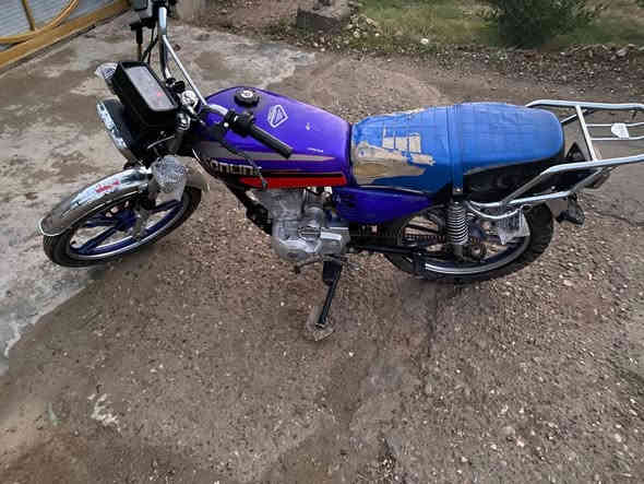 سلام عليكم دراجات للبيع سيفان موديل 23 لا تبخير ولا تنقيص محرك ما مفتوح اوراق كامله سعر 550بيه مجال مكان بلدروز أما عسكر ***********
