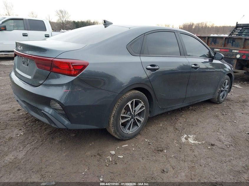 لاتنسى المتابعة للصفحة ليصلك كل جديد 

السلام عليكم 🫡 
للبيع فقط
كيا فورتي
موديل 2024
نص فول
فئة ( LXS )
حادث واضح 
فقط سرقه
محرك 2.0
السعر الى الميناء ( 105 ) 

للتواصل متوفر فقط ( اتصال + واتساب) 
***********
