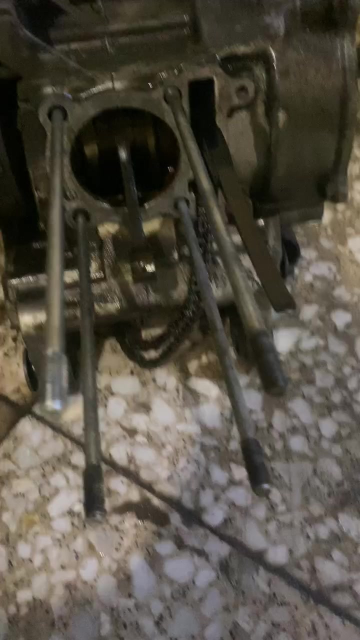 فشك وروله مال سكنس كلش نضاف لا بكن ولا صوت بيه ملف كامل بس كعد بوشه وكور وشغل كلش مستعجل عله بيعته انطي اي سعر وخذه مكاني بغداد حي الجامعه وتساب ***********
