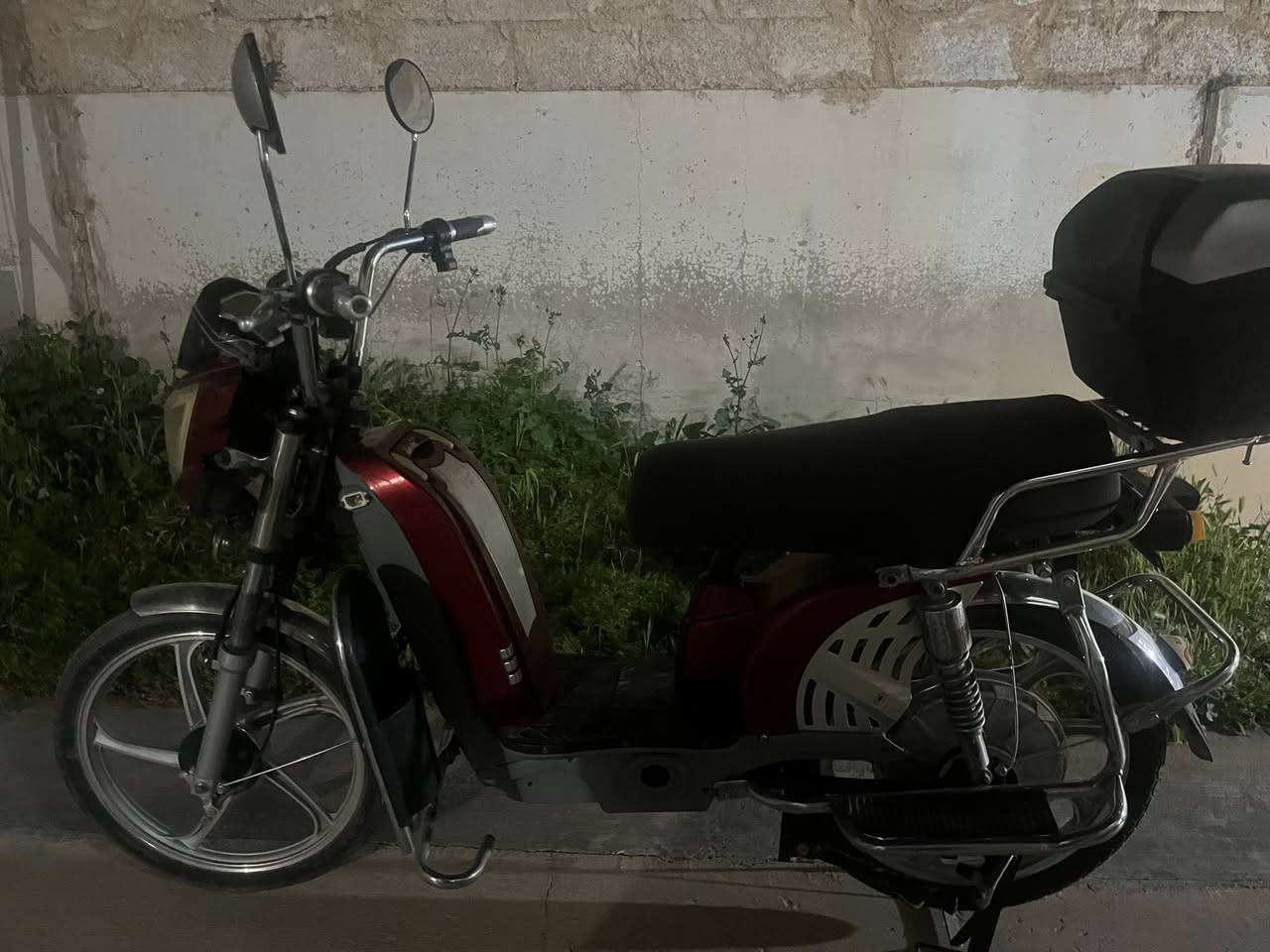 السلام عليكم بايسكل شحن للبيع بدون باتريات كامل ونضيف كلشي شغال بي السعر 200 وبي مجال قليل للاسفسار ***********
