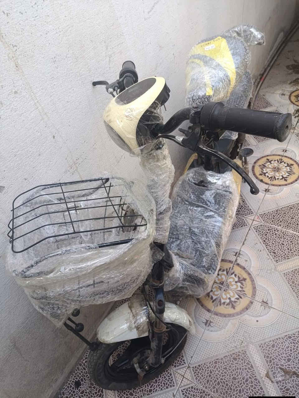 السلام عليكم اخوان ماطور شحن يحتاج بطاريات السعر 110 رقم الهاتف ***********
