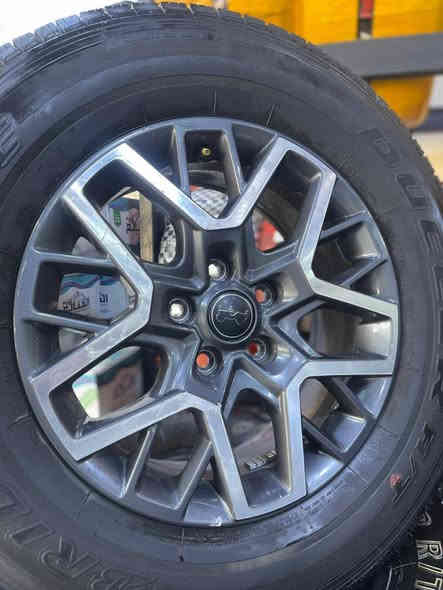 السلام عليكم ويلات اصليه حجم 18 جيب رانكلر خمس قطع
***********
