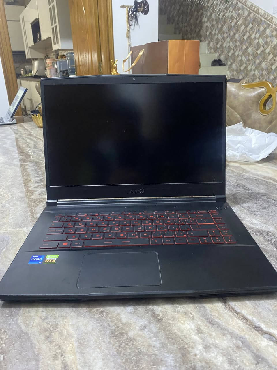 السلام عليكم لابتوب MSI GF63 Thin 11UC جيل 11 للبيع المواصفات :
📌 معالج core i7 جيل 11 فئة H
📌 كارت شاشه NVIDIA GeForce RTX 3050
📌 رام 16 كيكا
📌 ذاكره 512 ssd
📌 شاشه 15.6 انج ، 144 هيرتز 

خامة وملمس جميل واضاءة حمراء للكيبورد .

ممتاز جداً للاعمال :
📌الگيمنك
📌البرامج الهندسية
📌المونتاج
📌الاعمال المكتبية 

السعر 💵 : 840 الف دينار وبيها مجال

مكانها محافظه ديالى وتوصيل متوفر لكل محافظات العراق 🚚

للاستفسار اكتب تعليق او راسلني خاص


**إذا كنت صاحب هذا الإعلان وتريد حذفه لأي سبب، رجاءا أرسل رسالة إلى الدعم الفني**