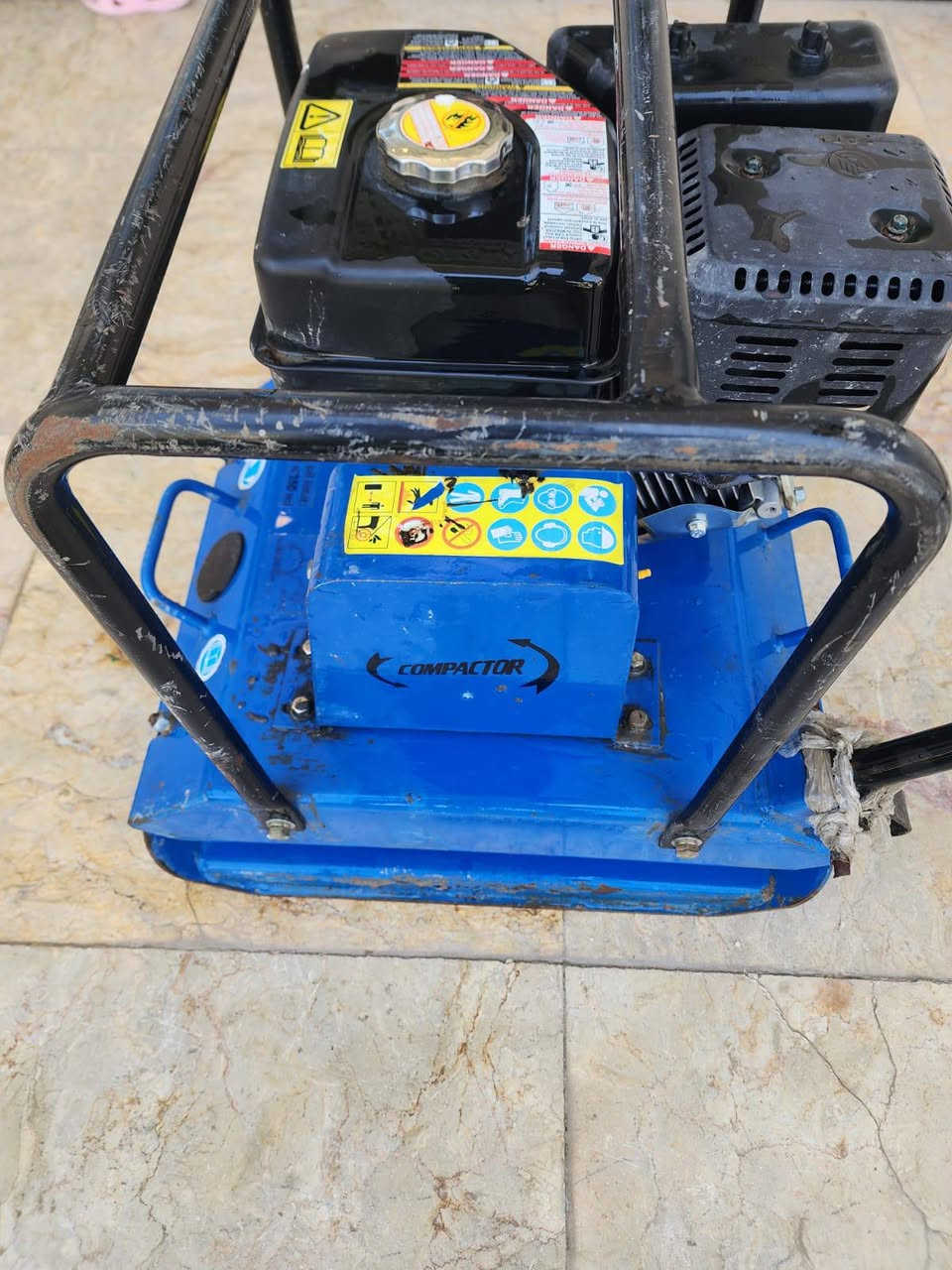 حادلة .كمبكتر حجم كبير
حجم 60×60
نظافة جيدة حسب الصور 
استعمال اقل من شهرين 
المكان الخميسات قرب شركة النفط


**إذا كنت صاحب هذا الإعلان وتريد حذفه لأي سبب، رجاءا أرسل رسالة إلى الدعم الفني**