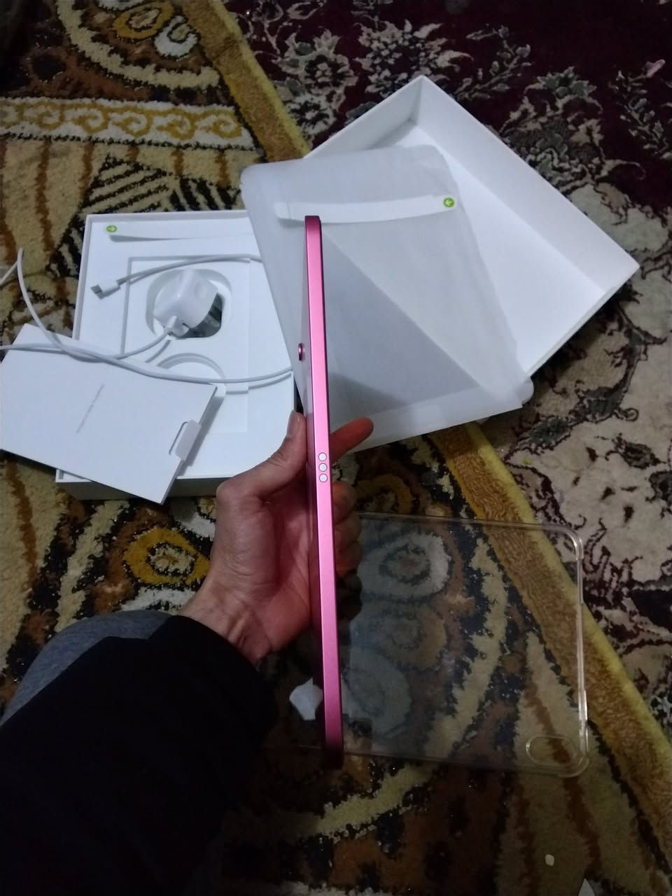 ايباد 11 ذاكرة 128 نضافه 100 بل 100 غراضه كامله جهاز حله حال مشحون 60 مرا بطاريه 100 مكاني بغداد سعر 390 الف قفل رقم ***********
