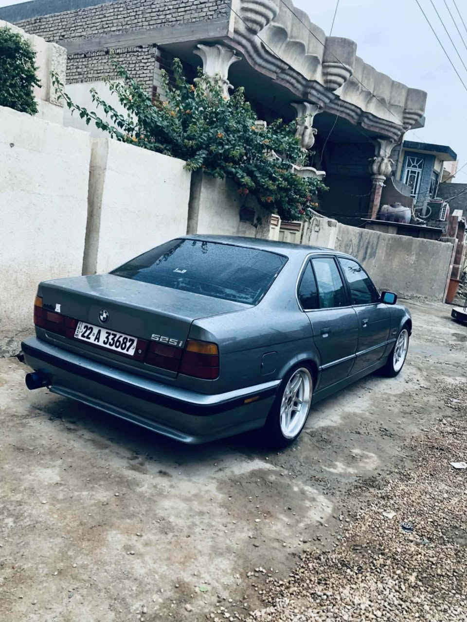 السلام عليكم من رخصة الادمن المحترم 

بي ام. 520 محرك مسكر عدل اصل
اربيل دولية السنويه ل 30 
بليته و بدي و كير و مكينة كله اصل 
و خير من الله السياره بالكارتون. 
موديل 1990 كير عادي حداديه جديدة
كهربائيات كلها جاهزه منضومه
 تبريد جديده منضومة كاملة
صالصنصه HKS    
كهربائية كله بلاديه من بجم للبجم 
لون فيلي بلادي بدون معجون صبغ جمالية 
جام امامي كهرباء و ريمونت سنتر.
تخم تاير جديد 🆕 
ويل رياضي M اصلي
دعامايات خلفي امامي M
دوس M
دواخل حلوه نظيفه يرادله 
ترتيب قليل سياره وحلوه 
واحلى من الصور بعد 
السعر 58 وبيهه مجال 

العنوان كربلاء اتصال ☎️ *********** كربلاء, العراق
