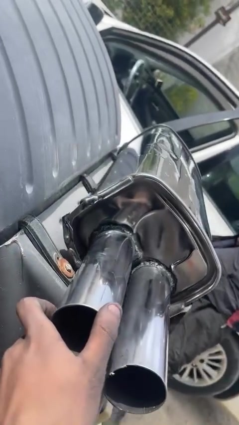 سلاوي خوا له هەموو برایان ئەکزۆزی سپۆڕت بۆفرۆشتن سەوتی زۆر خۆشە لۆک نیکل  هەیە بێ نیکل هەیە


**إذا كنت صاحب هذا الإعلان وتريد حذفه لأي سبب، رجاءا أرسل رسالة إلى الدعم الفني**