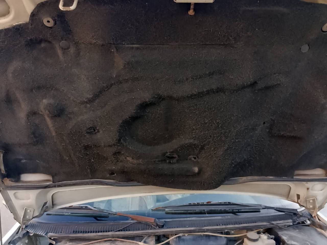 السلام عليكم بيجو 405 مكينه وكير تبريد تدفئه سيارة رقم دولي جديد موديل2010 سعر 36 (***********)
