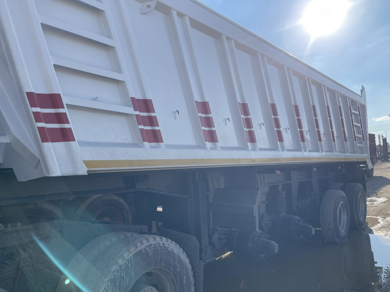 السلام عليكم عربانه زيرو 0️⃣ للبيع حداديه الموصل خنجر حديد  تركي 4دناكير 16شاصي 16ذرعه28متر مكان بغداد تاجي سعر ***********
