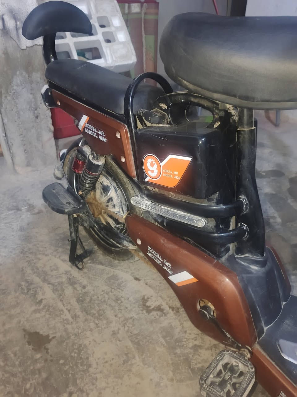 سلام عليكم شباب دراجه شحن حجم ١٦ل بيع الملقبه ب R9 سعر ٣٥٠وبي مجال حك جيه


**إذا كنت صاحب هذا الإعلان وتريد حذفه لأي سبب، رجاءا أرسل رسالة إلى الدعم الفني**