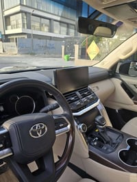 لاندكروز ساز 2024 تون توربو بلاك ادشن 4 كامرات ماشية ١٥٠٠٠ بيها بارد ب...