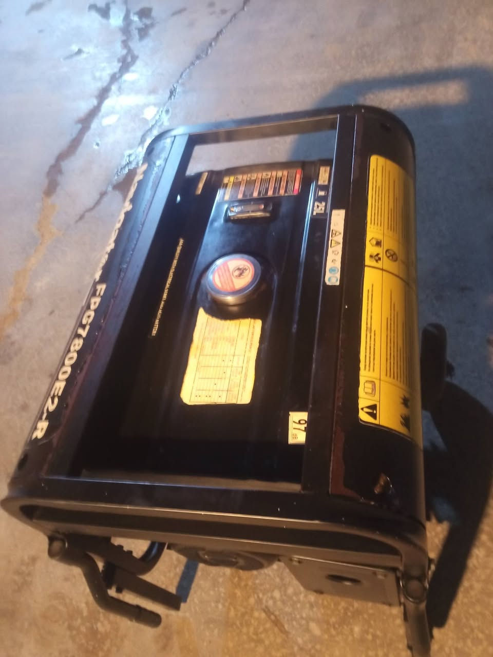 السلام عليكم مولد بانزين 5 كيفي 20 انبير بلاديه برغي ما مفتوح بيه شرط الفحص والمصلح شغاله صوته هادئ سعر 325 وبيه مجال بصيط العنوان بغداد مدينة الصدر الاستفسار اتصل ***********
