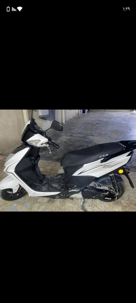 سكنس كوري
كاملة اي نقص مابيها كفالة عامة 
المحرك مفتوح بسبب شديت بلك سن طويل وضرب بستم 
مكاني بغداد مدينة الصدر 
***********
سعرها 650 وبيها مجال
