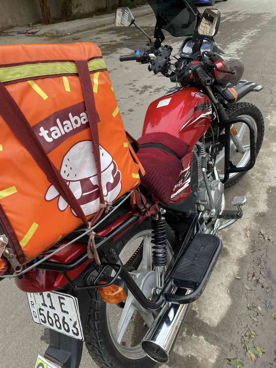 سلام عليكم
هاوجي قفاز للبيع مرقم بغداد مكينه ١٥٠ سيسي
عداد الكيلو متر واكف تقريباً ماشيه ٥٠ الف 
موديل ٢٠٢٤
سعر ١٦٥٠ وبيهة مجال


**إذا كنت صاحب هذا الإعلان وتريد حذفه لأي سبب، رجاءا أرسل رسالة إلى الدعم الفني**