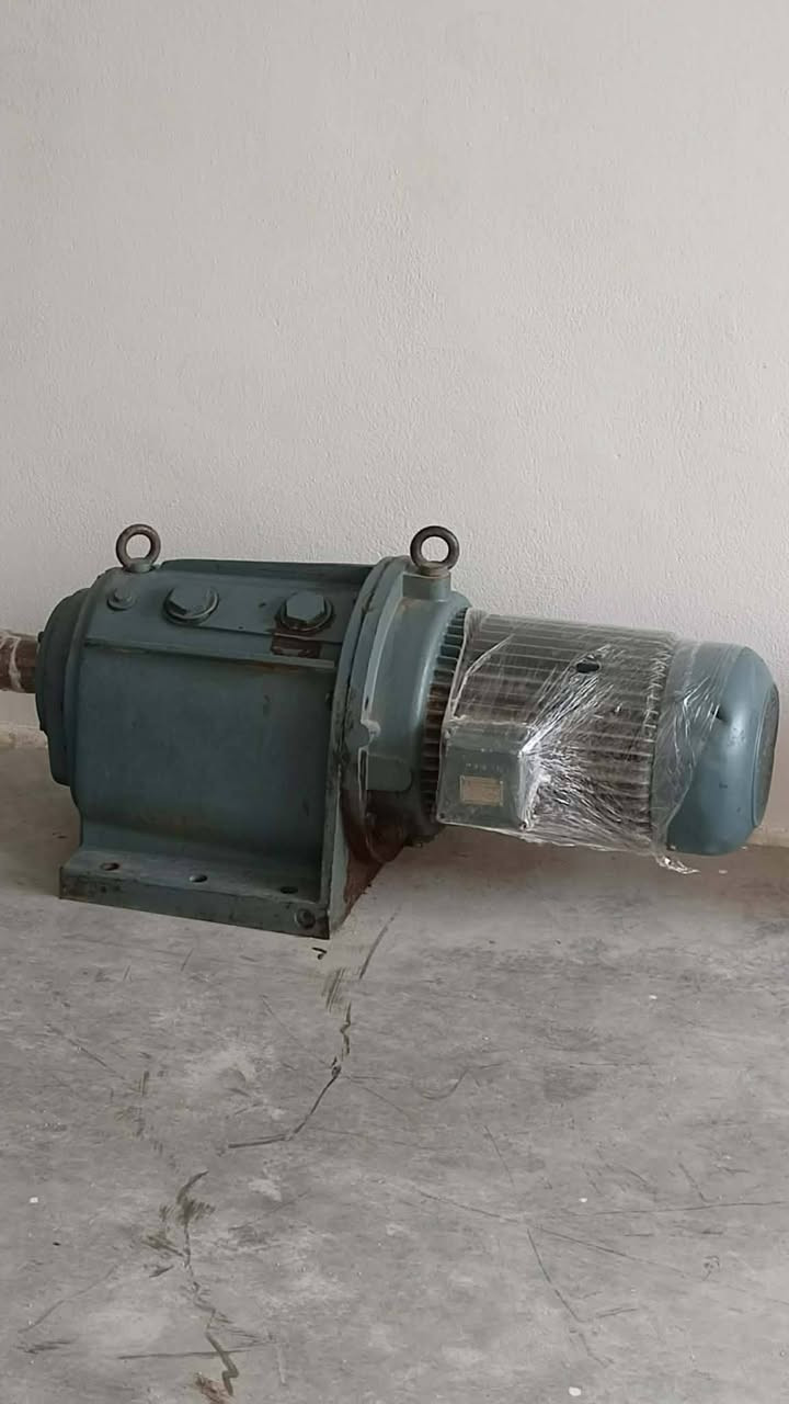 ماطور  وكيربوكس الماني زيرو البيع 20 حصان دورة38 شفت کیربوکس 90                       ***********
