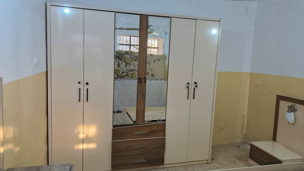 غرفه نوم تركي للبيع السعر 350 وبي مجال  عنوان تلعفر ***********
