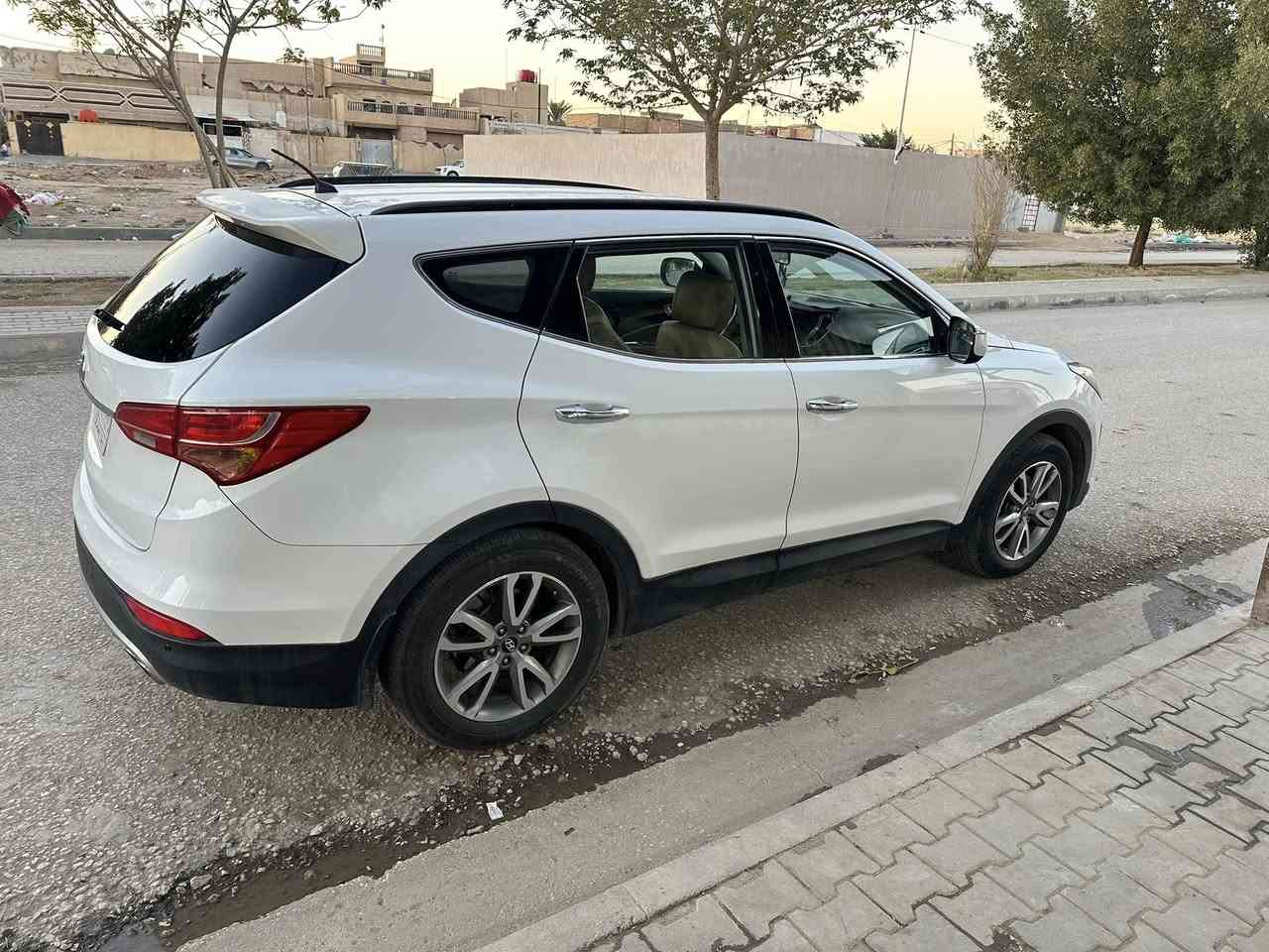 سنتافي 2014 خليجي
. المحرك 4 سلندر 2.400 دوش

. الحالة نظيفة مع وجود صبغ بسيط تحت الرقم الخلفي 

. عدد الركاب 7 راكب 

. السعر  155 ورقه 

. مكان السيارة كربلاء ***********
