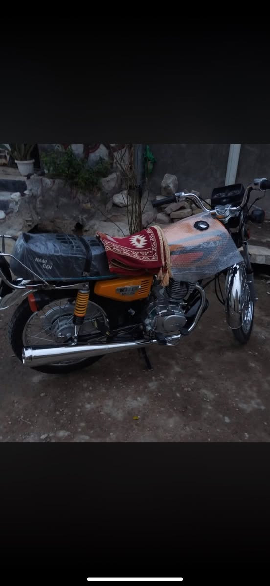 سلام عليكم 
ناما شلامجه اصلي موديل 23 اصلي 
طالعه ب 24 من مجمع كرار 
دراجه ع بلاد برغي ما مبدل بيه عوضعه
مكاني ناصريه اريدو 
سعر خاص 
***********
