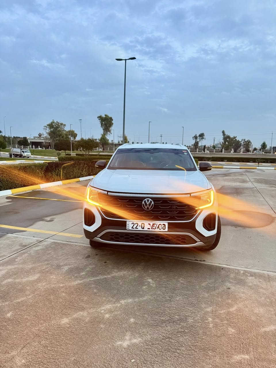 السلام عليكم ورحمة الله وبركاته 

🚗 للبيع – Volkswagen Atlas Cross Sport SE 2024
🔹 وارد امريكي
🔹 المحرك: 2.0T
🔹 اللون: أبيض
🔹 الممشى: 19,000 كم
🔹 مغلفة PPF بالكامل
🔹السيارة كلين تايتل فقط يوجد تعديل بارد في الجاملغ الامامي .
🔹تضليل 80% مع كتاب رسمي
🔹الجامة الامامية مغلفة بعازل حرارة 
🔹 حجم الويل (الجنط) الأصلي: 20 إنج

✨ السيارة بحالة  جيدة جداً،استخدام شخصي مكفولة من كل شيء 
رقم اربيل
📌 رقم الشاصي (1V2WE2CA0RC225315)

💰 السعر: 33.000$ 

📍 الموقع: (اربيل)
📞 التواصل: (***********)

🚘 السيارة جاهزة للفحص، وما تحتاج أي شي.
