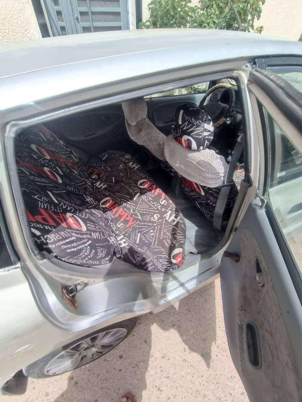 كيه ريو موديل الفين ستيشن مكينه بداية بخار حدايده جديده تخم تاير جديد باتري جديد ادامه جديده سنويه لل27 رقم نجف مطلوبه ورقتين ونص ينزل من سعرة ة
سعرة 27  تحويل مباشر مكانها سماوه ***********
