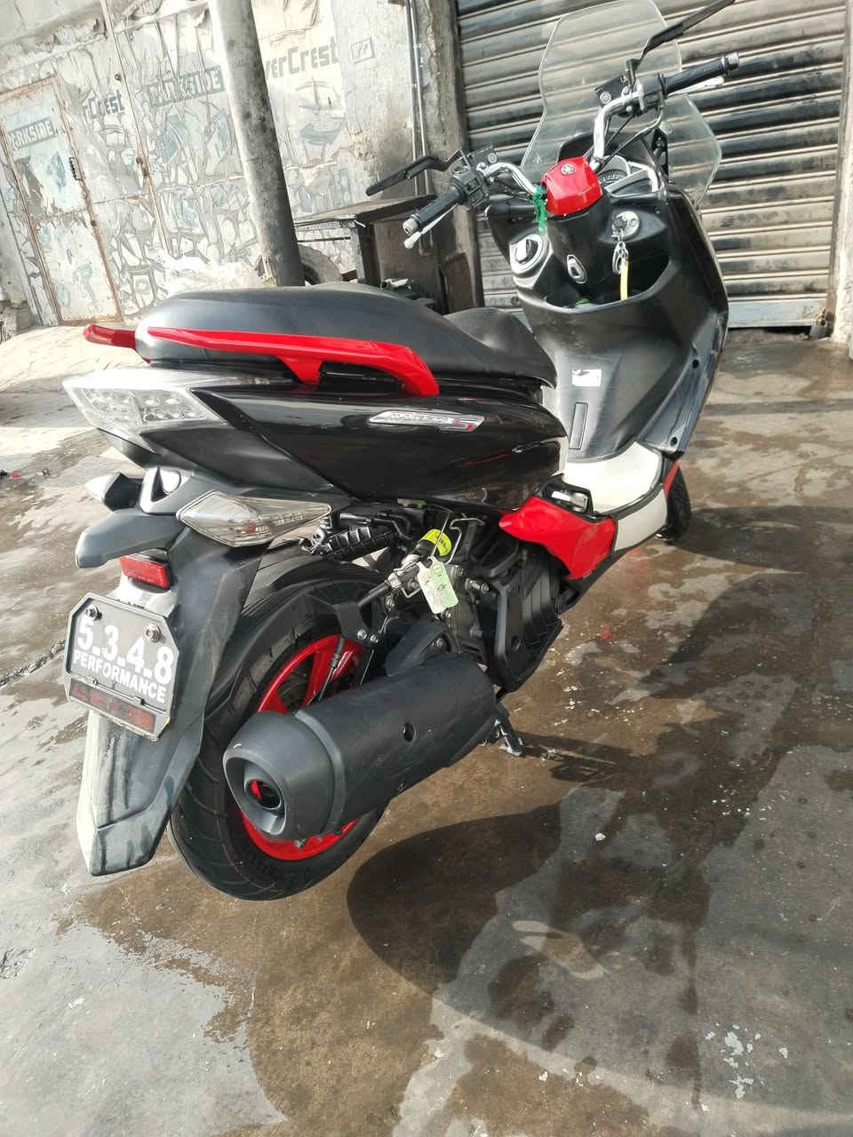 السلام عليكم دراجة ماجسته s محرك 155 درجة حلو كلجات  جديد قايش جديد ونضيفه اي نقصه مابيهة نوزل استان كهرباء ليته زنون سكليتر خطين المكان ساحة عدن *********** السعر ١١ ورقه
