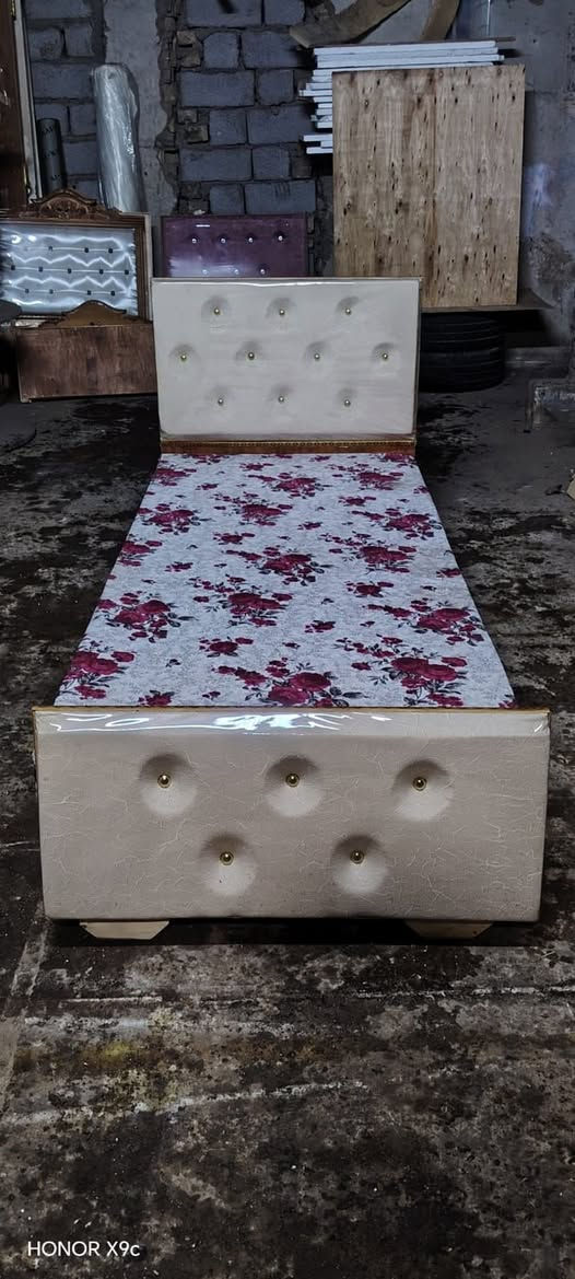 جرابي ام نفر تم تخفيض الأسعار 
دوشمة وزان سعرها 75 الف 
فقط دوشمة بدون زان سعرها 60 الف 
فقط جرباية بدون تاج ب 30 الف 
تتحمل وزن 200 كيلو بلوك 6 رجلين 
عرض 84 وطول مترتين ارتفاع 35 
توصيل مجاني بغداد فقط
***********
يتوفر واتساب
