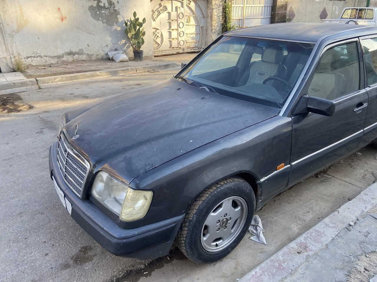 للبيع
دب 91 لون اسود
محرك 2500 vvt
تبريد شغال
دبل فيت بم

ويل amg
رقم بغداد بأسمي
سعرها 47 ورقة
مكانها بغداد / حي الجوادين
***********
