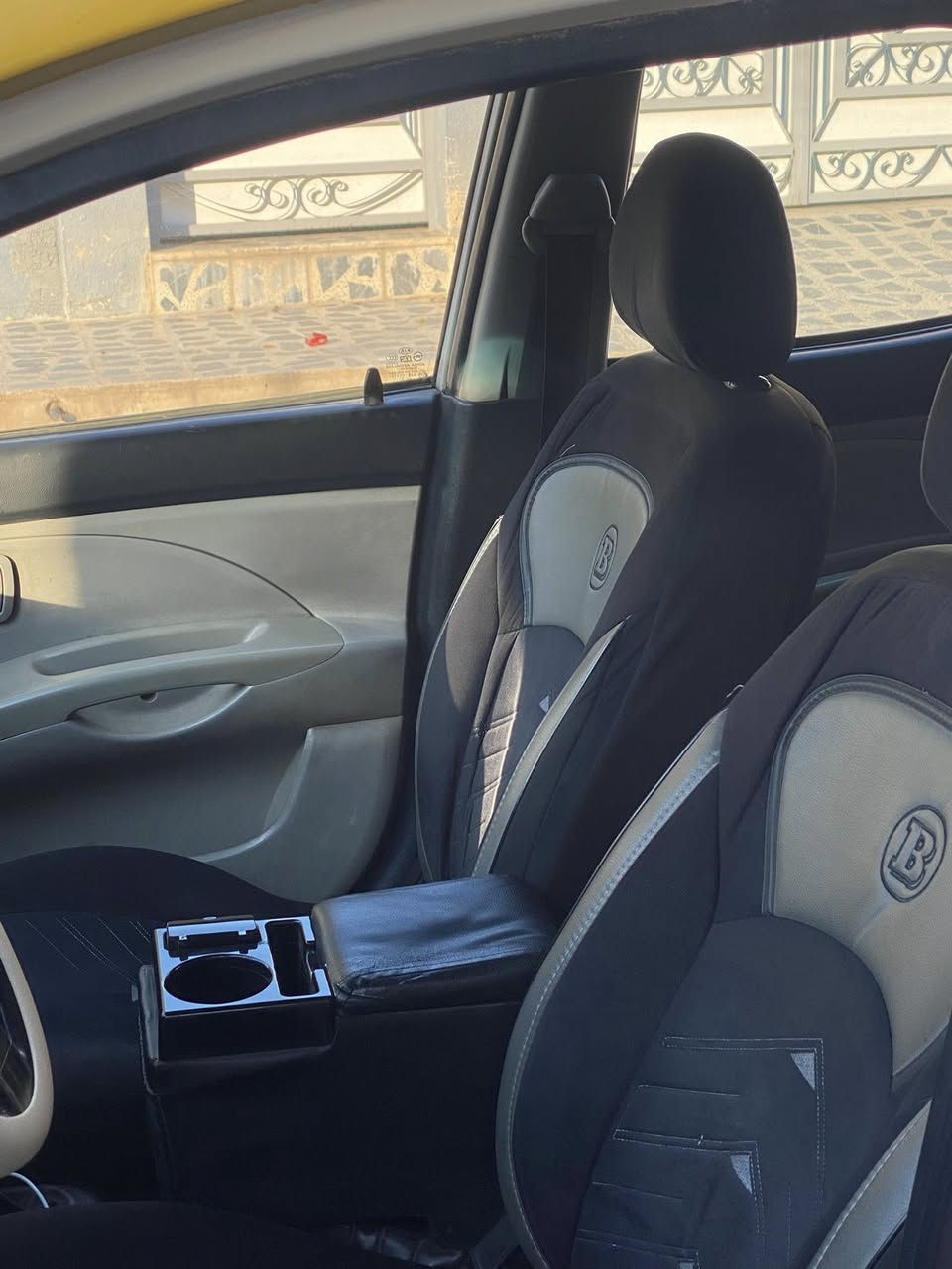 السلام عليكم
كيا   بيكانتو.  (2009)  

رقم.  نينوى  مسطره

سنويه. الى (2030)

هيئه غرامات (صفر )

كير شرط مطكينه صرف ابيعك 

كاربون بانزين 

طخم /عينه كلج كلوشادوً  جديد. انطيك شرط

الضرر. بوند مبدل مال كصه (جاملغ جهت السايق كذالك مبدل مال كصه )

مكانها الايسر موصل /

السعر 60  وبيها مجال 

رقم الهاتف /***********
