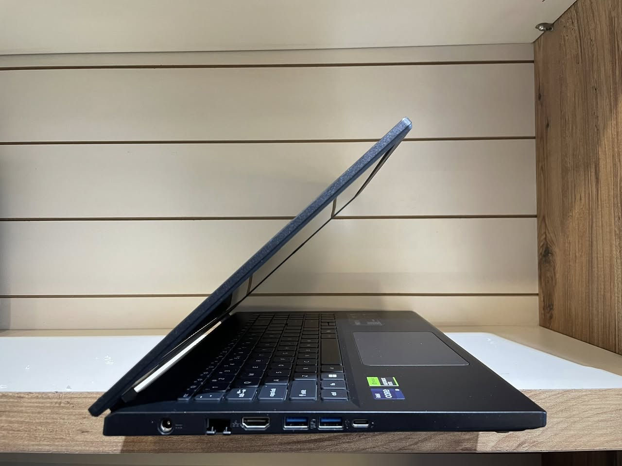 acer Nitro V15
Core i9 13900H
RTX-5060 8GB
16GB 3200Mhz
SSD 1TB
15.6 Inch FHD 165Hz
Windows 11 Pro
السعر مليون و800 
((اوبن بوكس))
النظافه شرط 100%
***********
