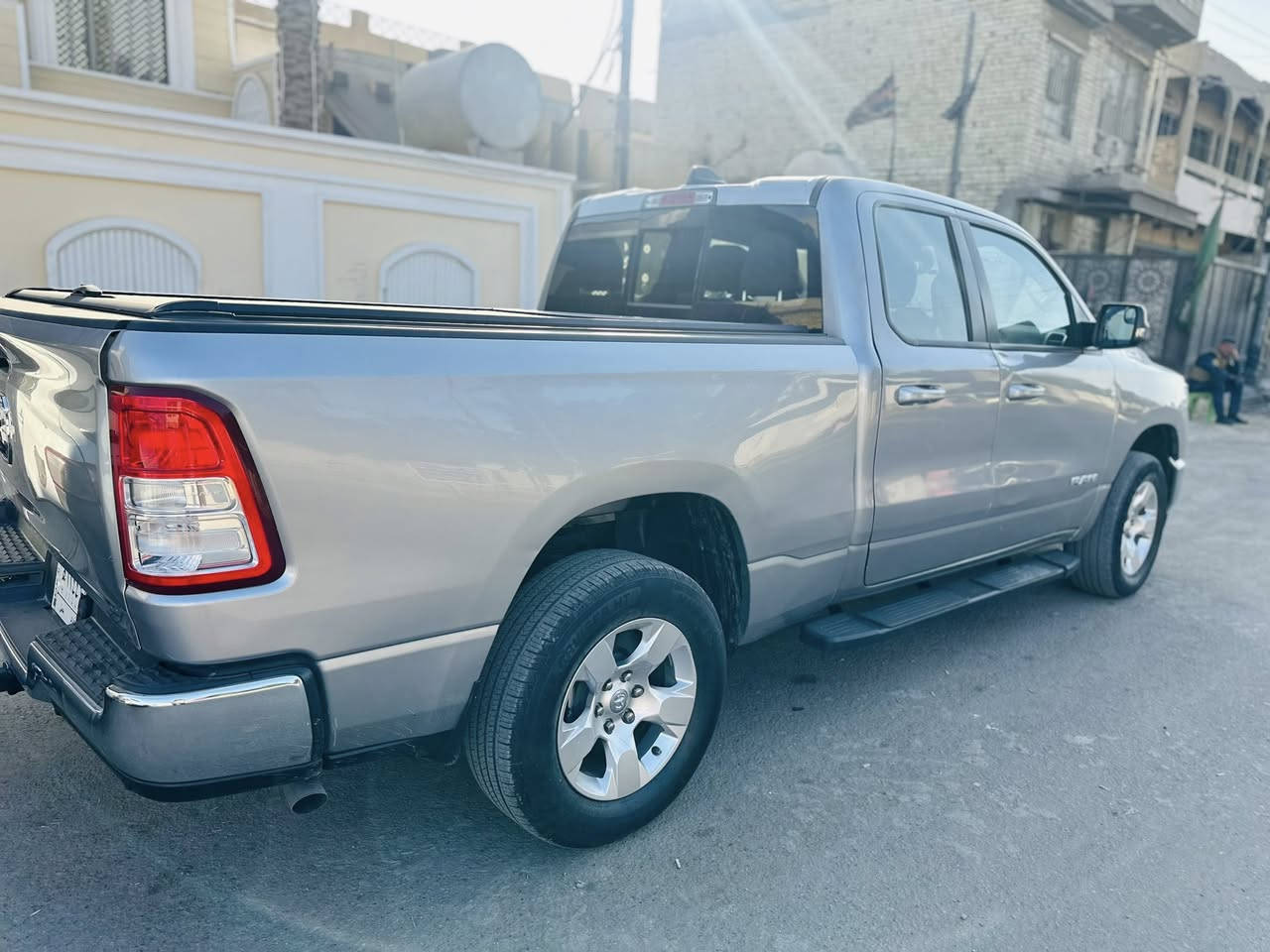 دوج رام بك هورن ٢٠٢٢ باب قصير بدي طويل . محرك ٦ سلندر ( ١٥٠٠ اي تورك ) ماشية ٣٣ الف ميل الحادث بالصور موجود رقم شبه مميز  
السعر ١٩٥ ورقة 
للاستفسار : ***********
