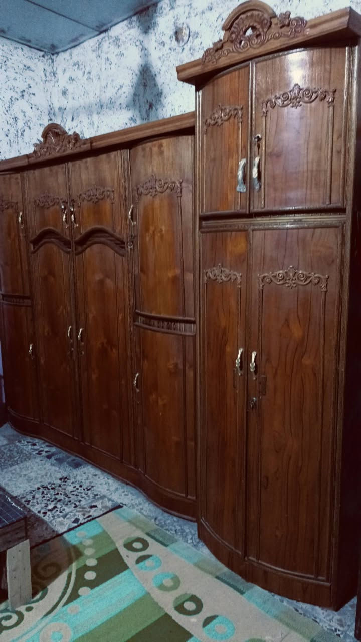 سلام عليكم غرفه اخشاب /نضيفه /جدا استخدام شهرين فقط /اريده ب700وبيهه مجال مكاني بغداد /‏‪***********‬‏
