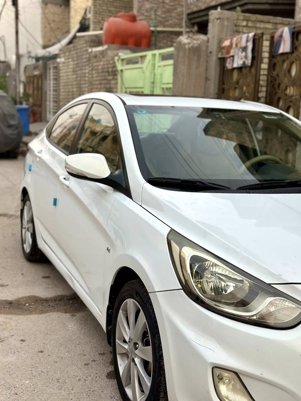 اكسنت خليجي موديل 2012 فول مواصفات.                                            
تحكم بالاستيرن صفحتين
اشاير بالمري
5 ويل كب 
فتحة
شاشة 
رقم بغداد السياره بأسمي
ماشيه 166
السعر 98 وبيها مجال بسيط
مكاني بغداد العبيدي 
للاستفسار ***********
