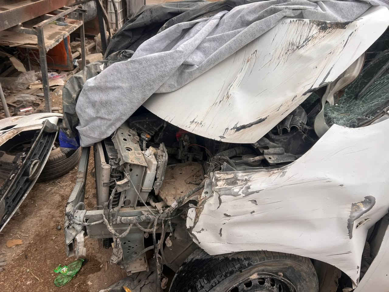 للبيع نيسان صني موديل ٢٠ 
سابقاً كفالة فقط باب العبري تعرضت لحادث الله يجفيكم الشر السيارة كير و مكينة و شواصي سليمة و صفحة و صندوك كذلك سليمة فقط بجم و صفحة سايق 
السيارة معروضة ب ٧٠ و بيها مجال بأسمي رقم بغداد 
الاتصال ***********
واتساب ***********
