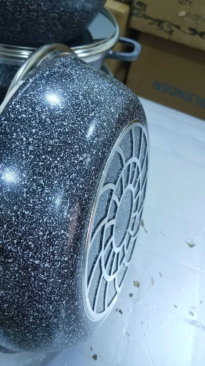 سلام عليكم مالي هه رزاني به نرخي هه راجي ئه م شتانه مان به رده سه به جمله و مفرد چيت ويست له خزمتاين سكرينيكه و بينيره بو واتساب *********** گياندن هه ييه ناونيشانمان كلار پيجه كه مان له تيك توك فولو كن هه مو شه ويك له 10:30 شه و تا 2:00 شه و له لايڤين
https://www.tiktok.com/@pashay.harzani?_r=1&_t=ZS-93JNjBZ9sKG
