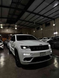 للبيع جيب كراند شيروكي (S) 🙏🏻 موديل 2022 خليجي🚘  وكالة خليجيه❤️‍🔥🏁 الس...