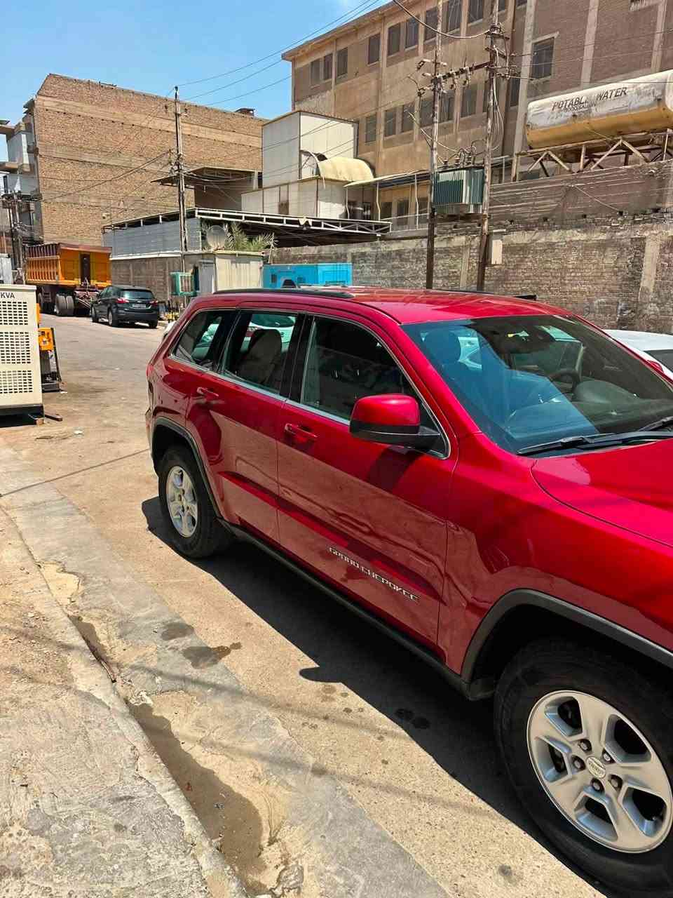🚘 للبيع Jeep Grand Cherokee Laredo 2015 🇺🇸
🔹 وارد أمريكي
🔹 الموديل: 2015
🔹 الفئة: Laredo
🔹 الممشى: 240 ألف كم
🔹 بيها جاملغ وبنيد فقط
🔹 صور الحادث مرفقة للشفافية
🔹 السيارة جاهزة من كلشي وما تحتاج أي صرف

💰 السعر: 160 ورقة (قابل للتفاوض بالمعقول)

📍 موقع السيارة: بغداد

📞 للاتصال: ***********
