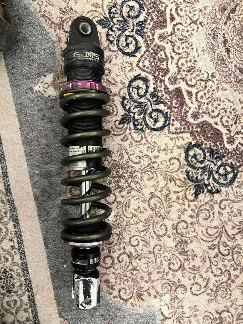 سلام عليكم غراض تزويد كله اصلي ابيع شلع قفل ٢٥٠ اصليات تجي شوف بكاني رستميه وره مرور رقم ***********
