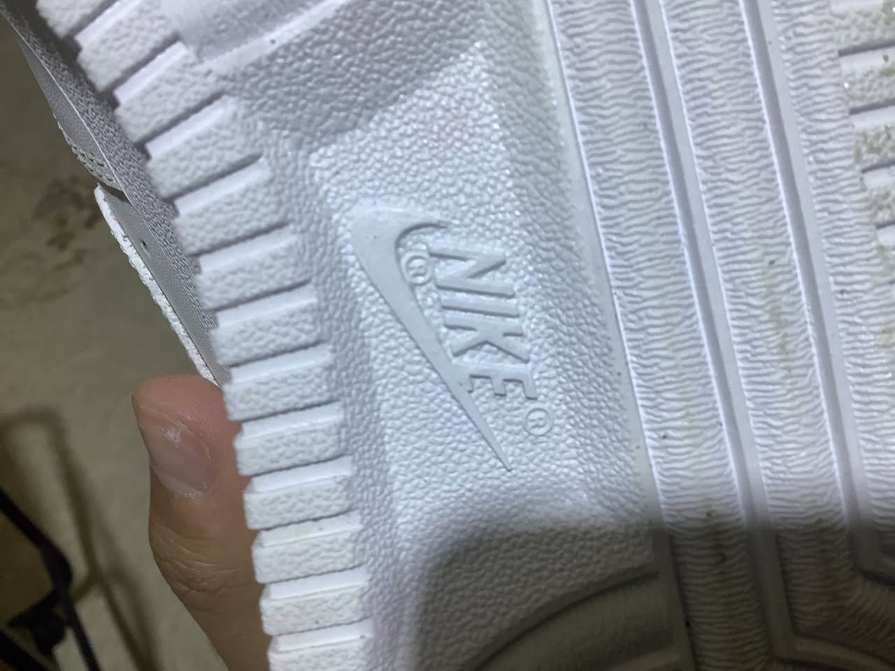 حذاء نايك Nike Air Force 1  جديد غير مستعمل اصلي قياس 45  يلبس 44سعر 45 وية توصيل  مكاني ديالى بعقوبة عندي توصيل إذا ما تقدر تراسلني اكتب في تعاليق واني أراسلك 
ملاحظة اصلي مو كوبي


**إذا كنت صاحب هذا الإعلان وتريد حذفه لأي سبب، رجاءا أرسل رسالة إلى الدعم الفني**