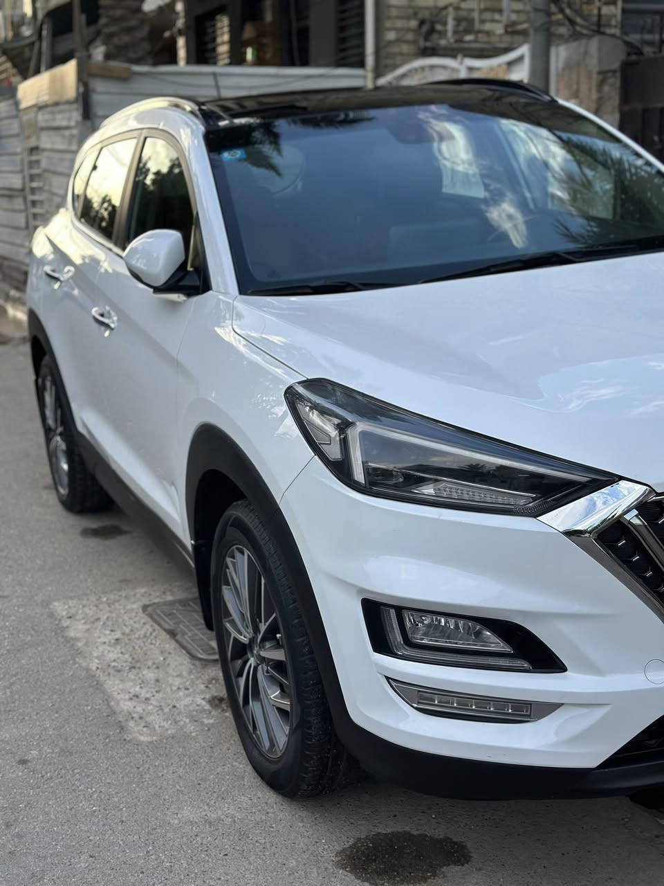 توسان خليجي موديل 20 فوول موصفات سيارة جديدة بيها شبر بل بنيد فقط باقي كفالة السعر 200 وبيها مجال ماشية 100 ل استفسار ***********
