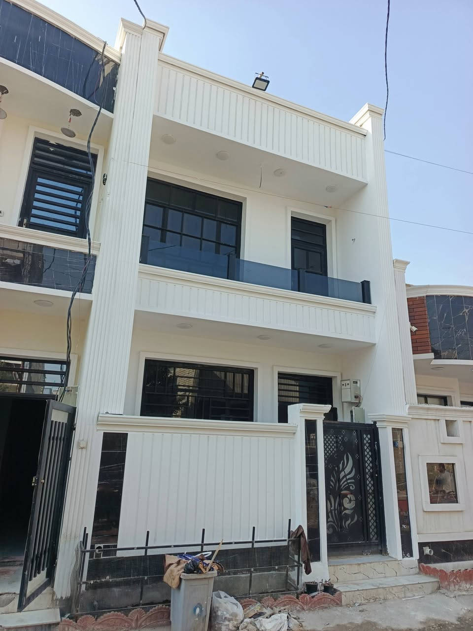 السلام عليكم بيت 75متر للبيع  طابقين زيرو بعده مامسكون شغل درجه اوله
خدمات مي كهرباء تبليط 
سند 25تنازل شركه وقرار محكمه
الموقع الدوره البوعيثه مجمع العدل الاول 
السعر مناسب 
للاستفسار 
***********
