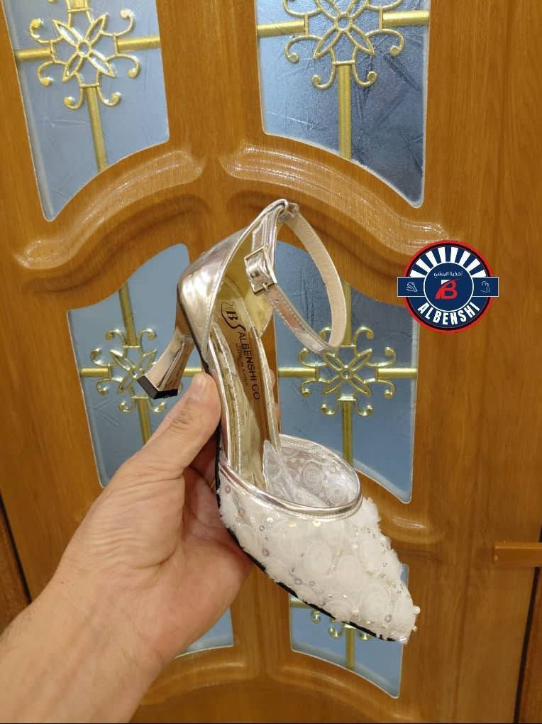 من المصنع مباشر 
37   40
للطلب والاستفسار عن أسعار الجملة، يرجى التواصل معنا عبر رسائل الصفحة (ماسنچر) 💬"


**إذا كنت صاحب هذا الإعلان وتريد حذفه لأي سبب، رجاءا أرسل رسالة إلى الدعم الفني**