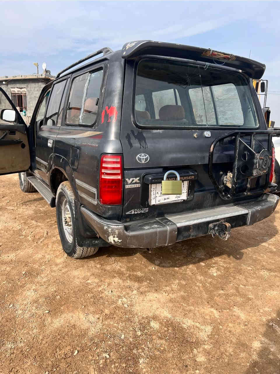 للبيع سياره لاندكروز  موديل 98 
السعر 40$وبيه مجال 
التفاصيل اتصل ع رقم 
 ***********
