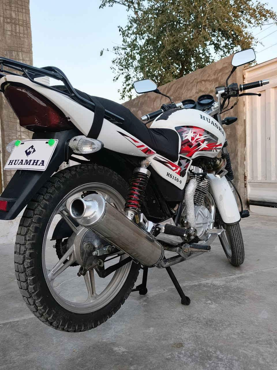 السلام عليكم للبيع هيوشه 2017 حيل نضيف سعره 575 وبي مجال قليل *********** حديثه
