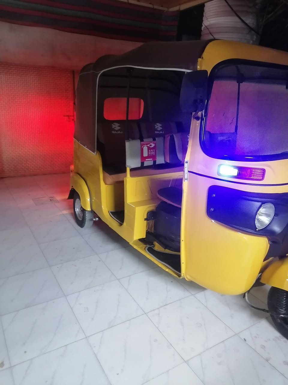 تكتك موديل ٢٠١٩ صبغ عام بشرط برقي مابيه نقص تخم تاير مكينه جديده كهربائيات فول بشرط تحويل رقم الهاتف ***********
