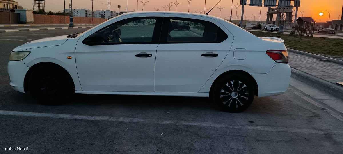 بيجو فرنسي 2014محرك جديد ستوني شاده.  رقم بابل.  دواخل نظيفه  بيها نواقص بسيطه جدا داخل نظيف  صبغ جاملغ وبيها طخه خفيفه بالبنيد وشخط بالبابين.   السعر 59.    ***********واتساب كربلاء, العراق
