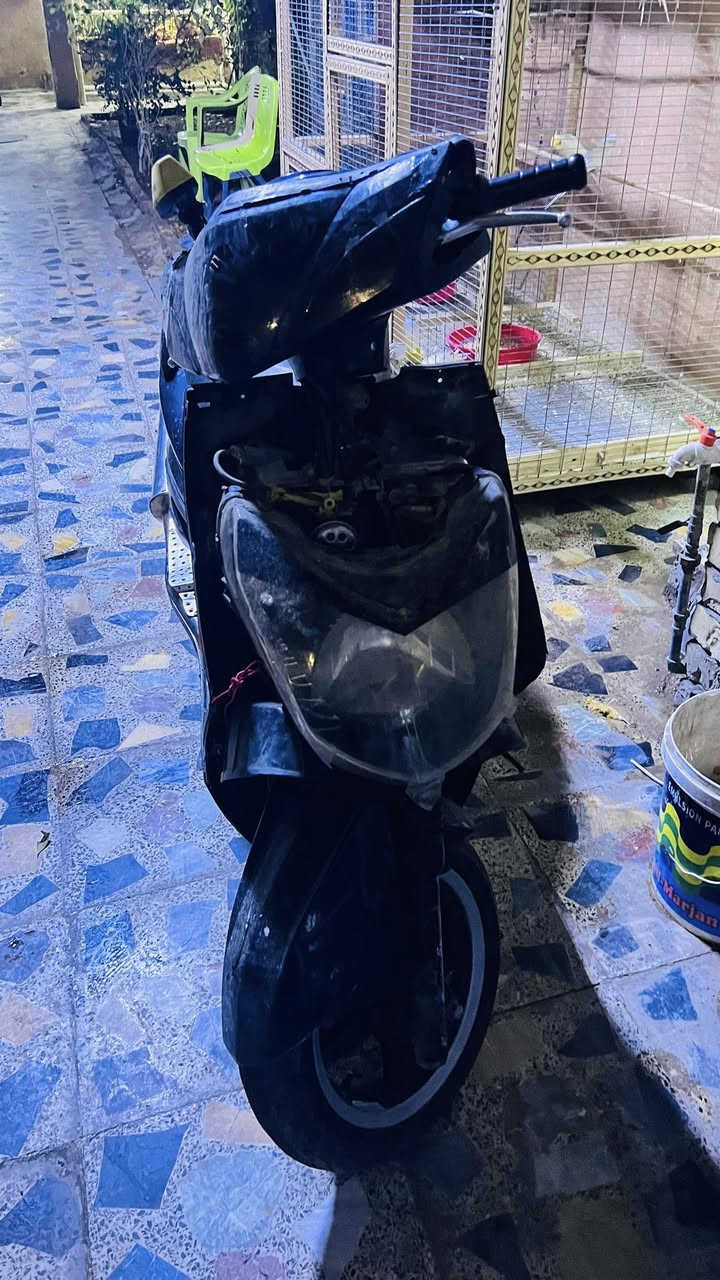 سكنس ب350 شغالة سلف هندر ينراد لها ترتيب مكينتها نضيفة  مكاني بغداد جميلة الثانية ***********
