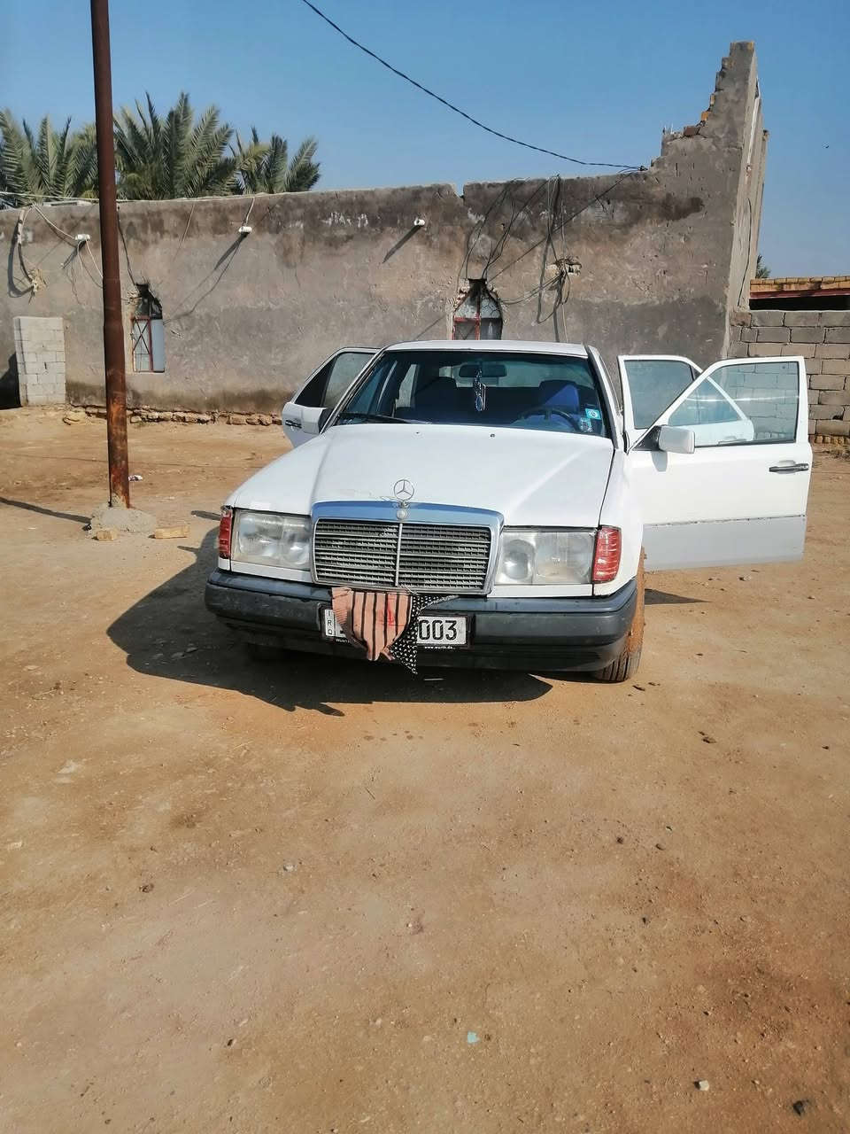 مرسيدس للبيع موديل 89   ***********
