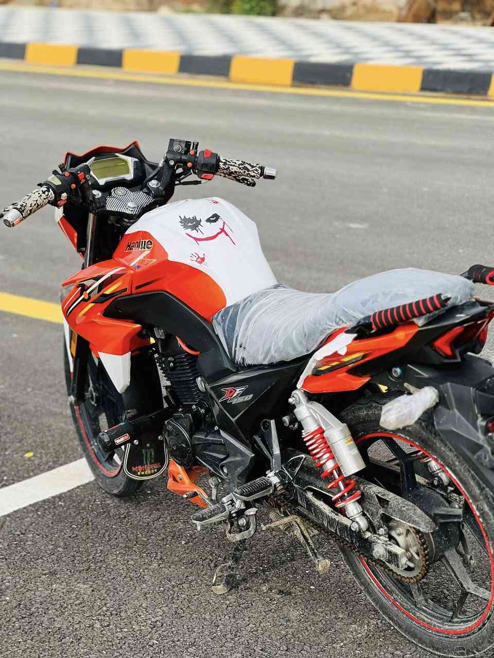 سلام عليكم 
دراجه للبيع نوع هوجي DF✨
مرقمه وكامله نكليزي 
موديل ٢٠١٩ تخبل نعومه ونشاط فول⚡️
سعر🔥🔥 خاص او رقم ***********
